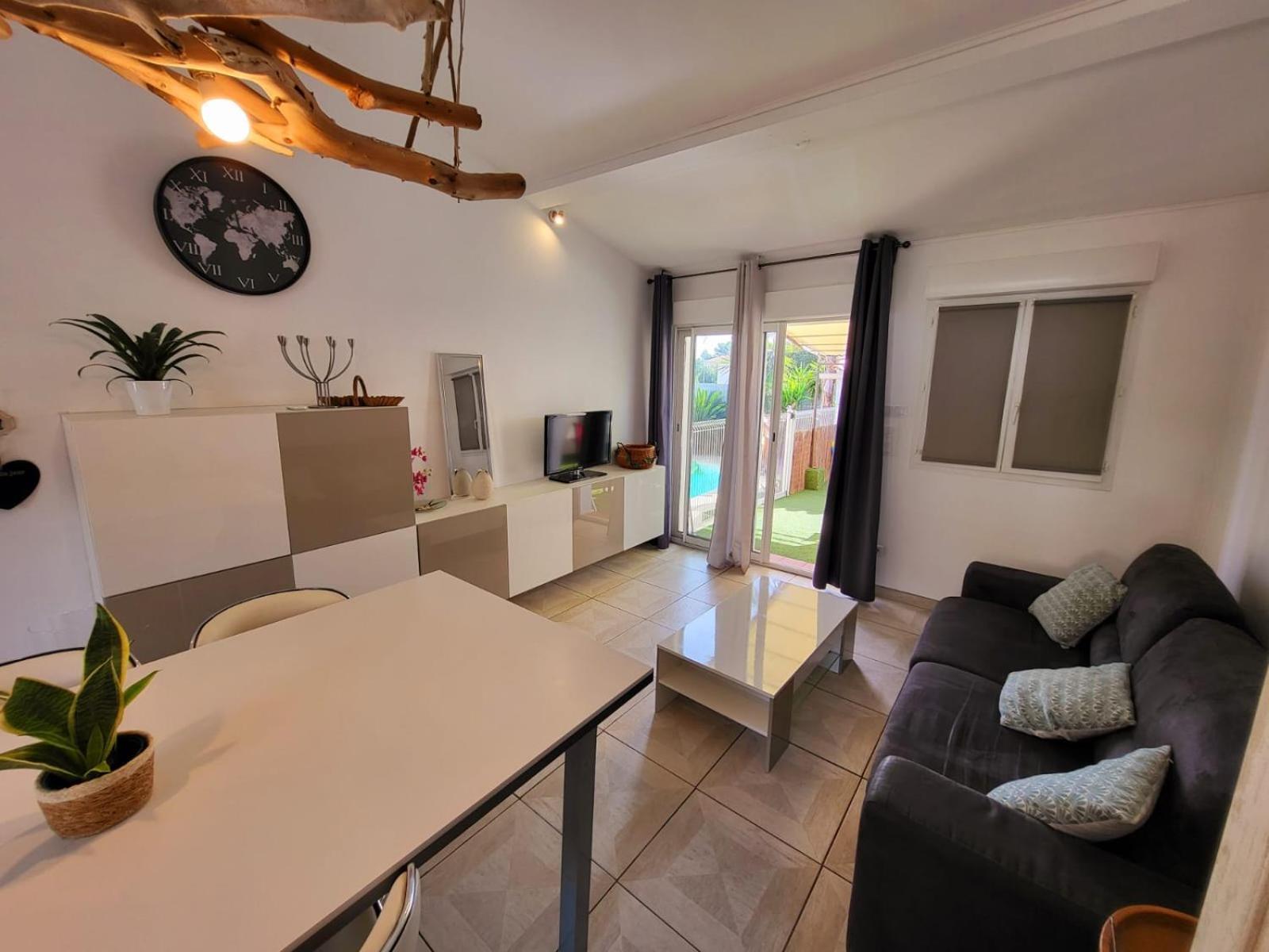 Casa Leone 83 Apartment Sollies Pont Bagian luar foto