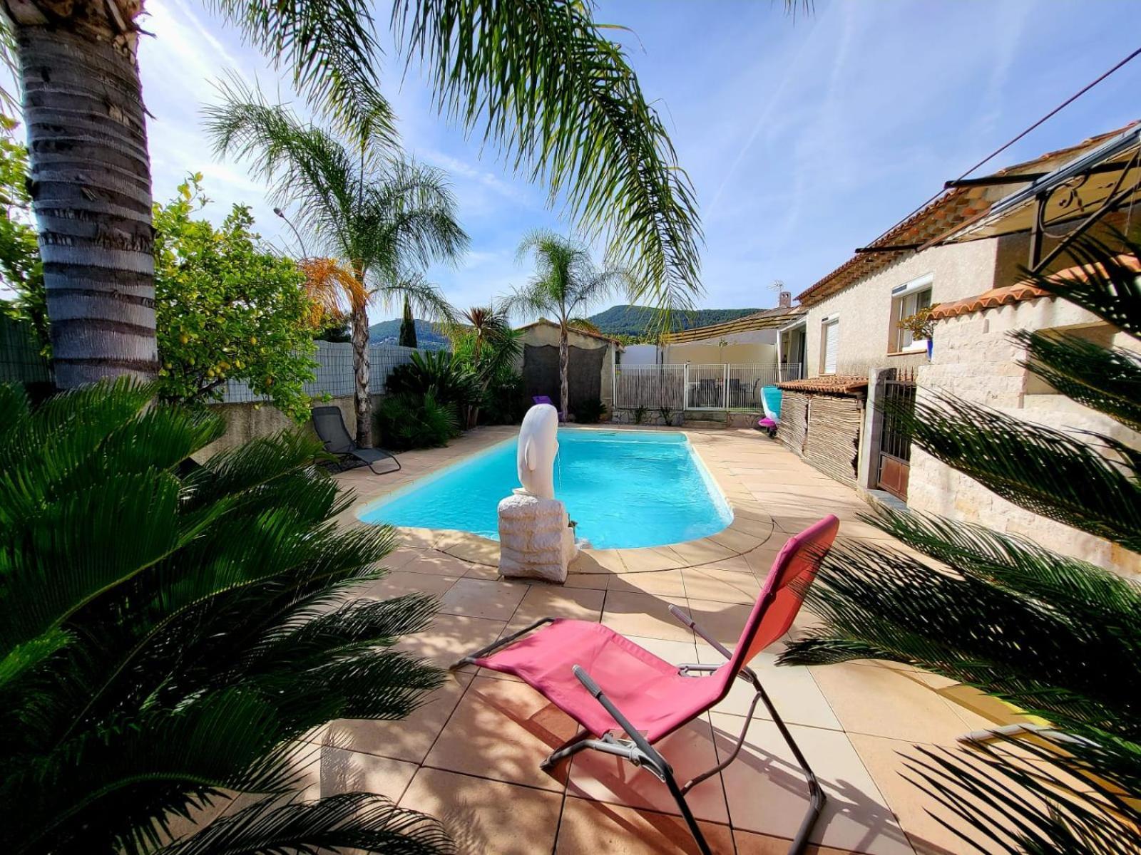 Casa Leone 83 Apartment Sollies Pont Bagian luar foto